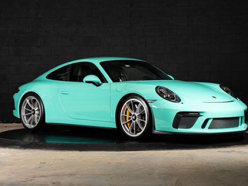 Used 2018 Porsche 911 GT3 RWD image 2
