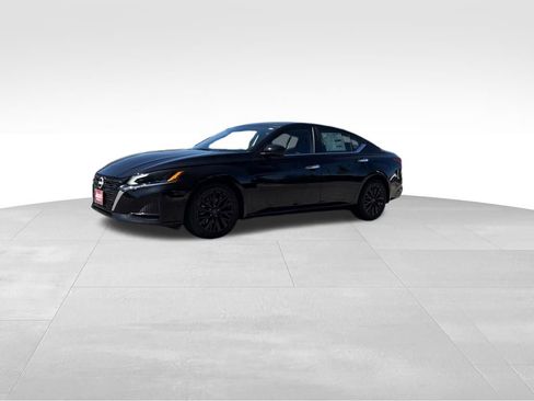 New 2025 Nissan Altima 2.5 SV w/ SV Special Edition Package image 9