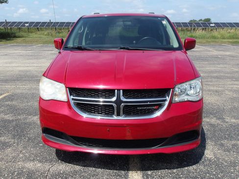 Used 2012 Dodge Grand Caravan SXT image 3