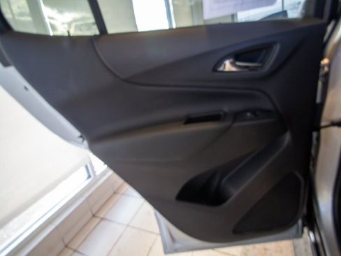 Used 2022 Chevrolet Equinox LT image 9