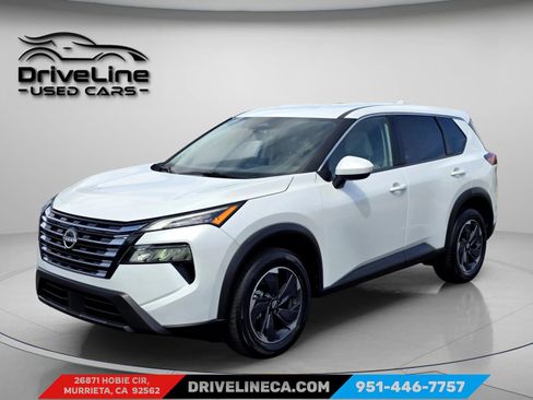 Used 2025 Nissan Rogue SV FWD image 1