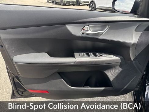 Used 2023 Kia Forte LXS w/ LXS Technology Package FWD image 14