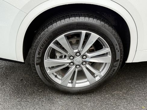 Used 2024 Cadillac XT6 Premium Luxury image 11