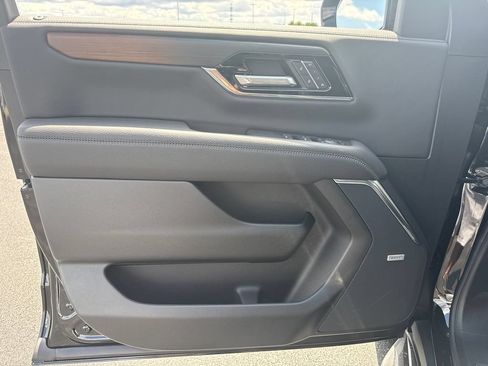 New 2026 GMC Yukon XL Denali w/ Advanced Technology Package AWD/4WD image 14