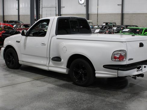 Used 2000 Ford F150 Lightning image 3