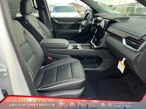 New 2026 GMC Acadia Denali w/ Super Cruise Package image 19