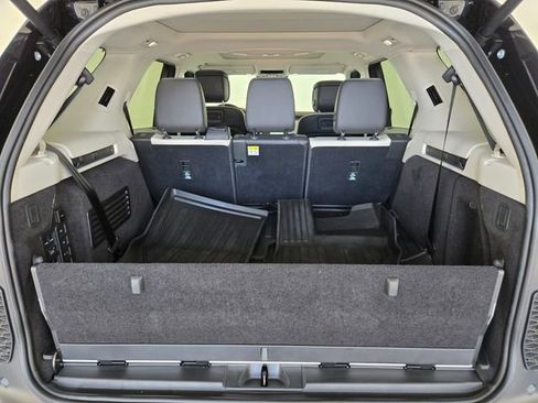 Certified 2025 Land Rover Discovery Dynamic SE AWD/4WD image 14