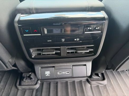 Used 2024 Acura MDX SH-AWD w/ Technology Package image 12