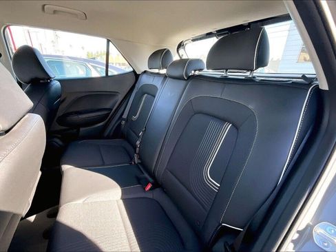 Certified 2023 Hyundai Venue Limited w/ Cargo Package image 15