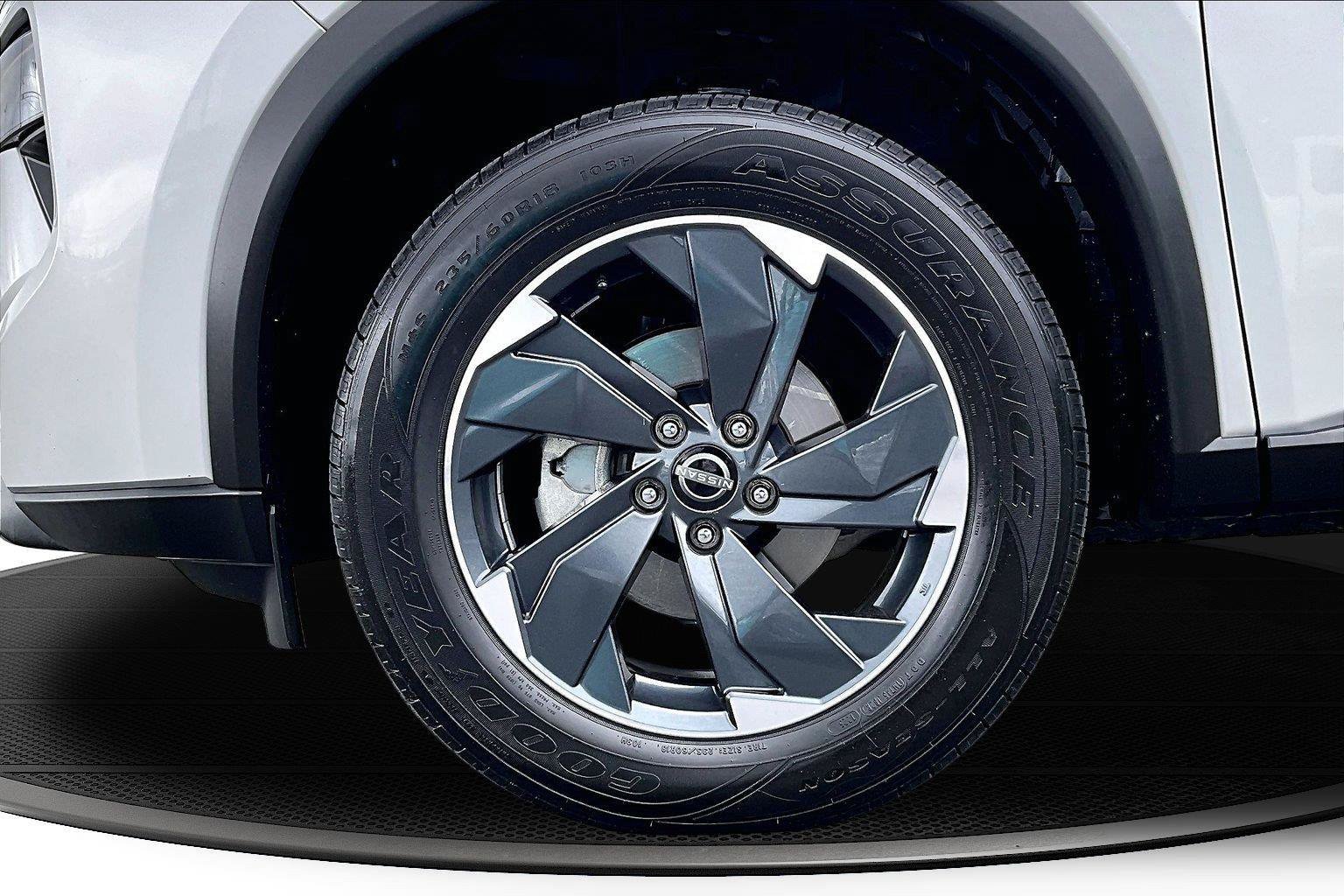 Used 2024 Nissan Rogue SV AWD/4WD image 35