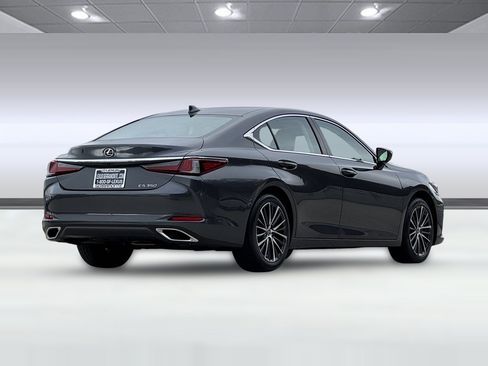 Used 2025 Lexus ES 350 w/ Premium Package FWD image 8