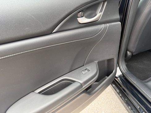 Used 2020 Honda Insight Touring image 32