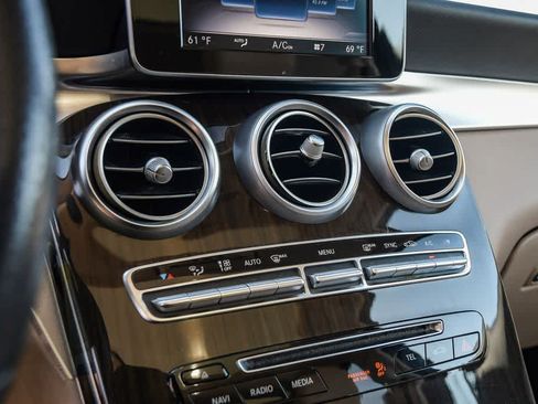 Used 2017 Mercedes-Benz GLC 300 image 22