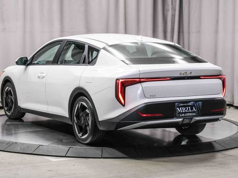 Used 2025 Kia K4 EX FWD image 2