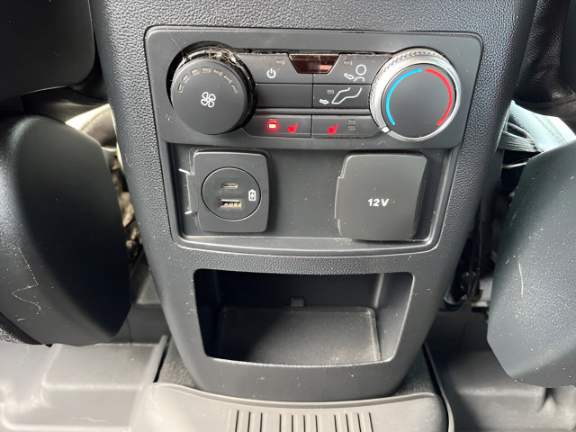 Used 2020 Ford Explorer XLT w/ Equipment Group 202A AWD/4WD image 33