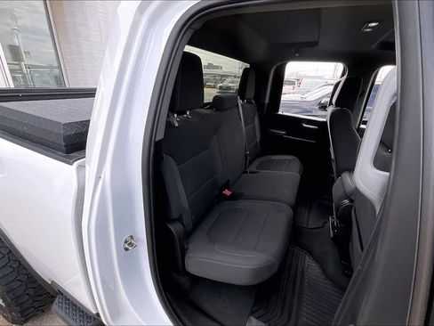 Used 2021 Chevrolet Silverado 2500 LT w/ Convenience Package image 19