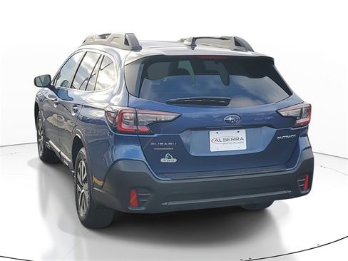 Used 2022 Subaru Outback Premium image 3