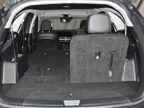 Used 2024 Kia Sorento S image 37