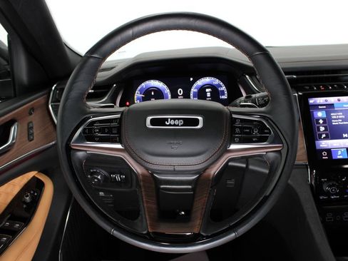 Used 2024 Jeep Grand Cherokee L Summit w/ MOPAR Finishing Package AWD/4WD image 20