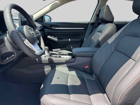Certified 2025 Nissan Altima 2.5 SR w/ SR Premium Package AWD/4WD image 14