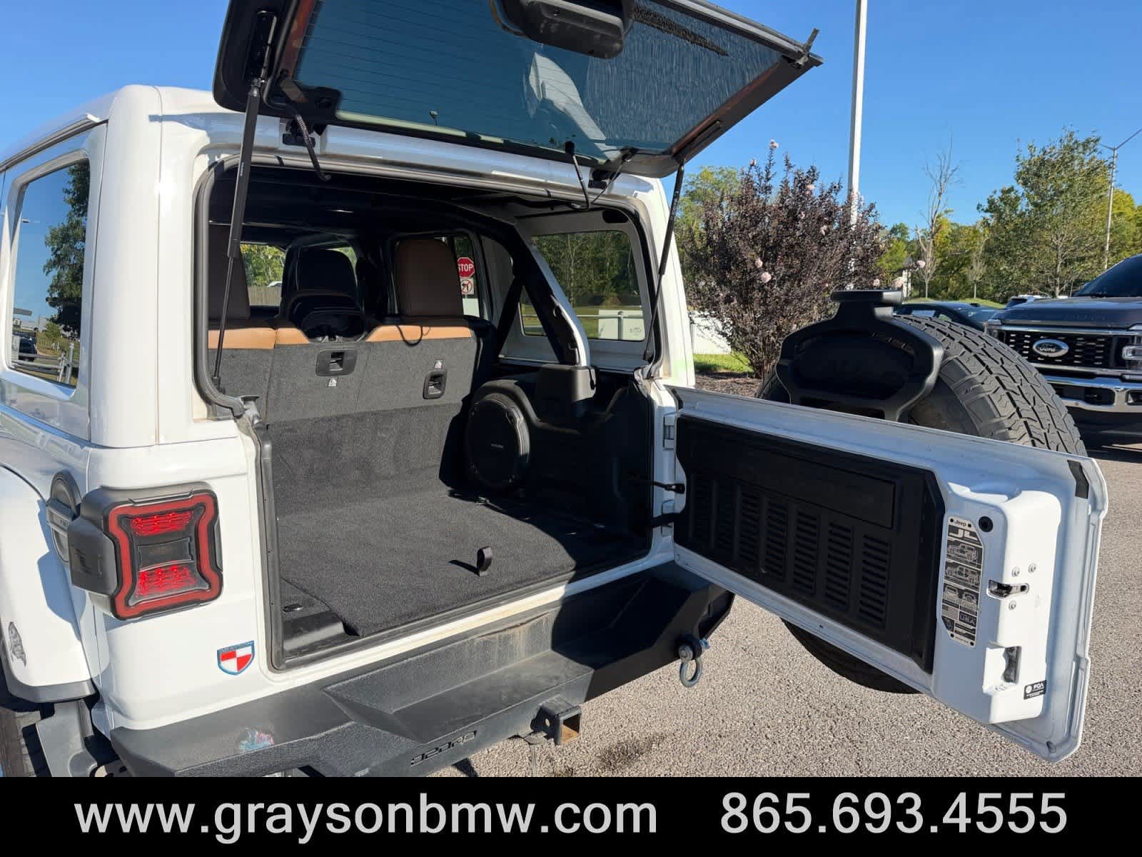 Used 2021 Jeep Wrangler Unlimited Sahara AWD/4WD image 16