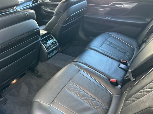 Used 2022 BMW ALPINA B7 xDrive w/ Luxury Rear Seating Package AWD/4WD image 12