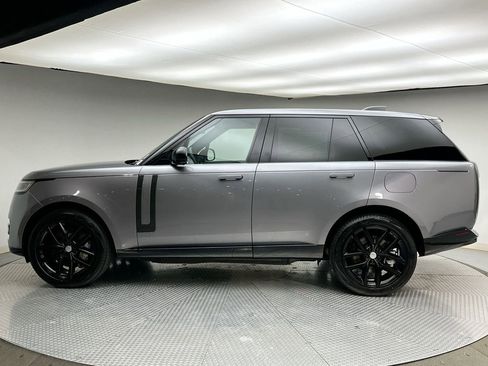 Used 2025 Land Rover Range Rover SE AWD/4WD image 10