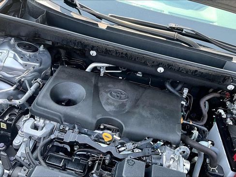 Used 2025 Toyota RAV4 XLE AWD/4WD image 34