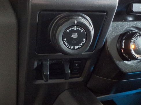 Used 2018 Ford F150 XLT w/ Trailer Tow Package image 25