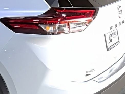 Used 2026 Nissan Rogue SV image 10