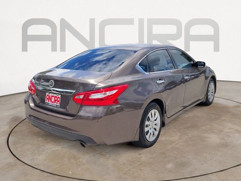 Used 2016 Nissan Altima 2.5 S w/ Interior Lighting Package FWD image 13