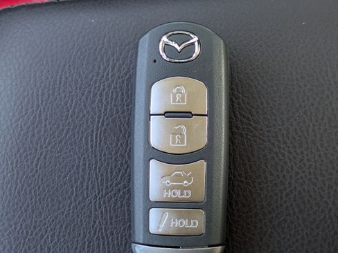 Used 2018 MAZDA MAZDA3 Touring image 36