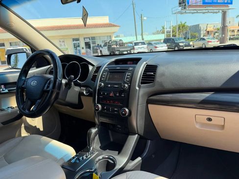 Used 2012 Kia Sorento EX FWD image 18