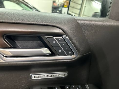 Used 2025 GMC Sierra 1500 Denali w/ Technology Package AWD/4WD image 15