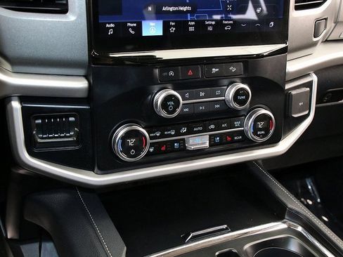 Used 2024 Ford Expedition Max XLT image 20