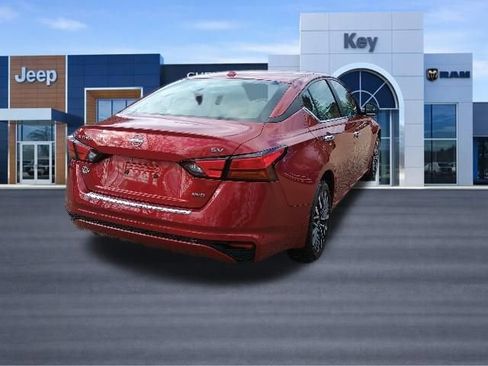 Used 2023 Nissan Altima 2.5 SV AWD/4WD image 5