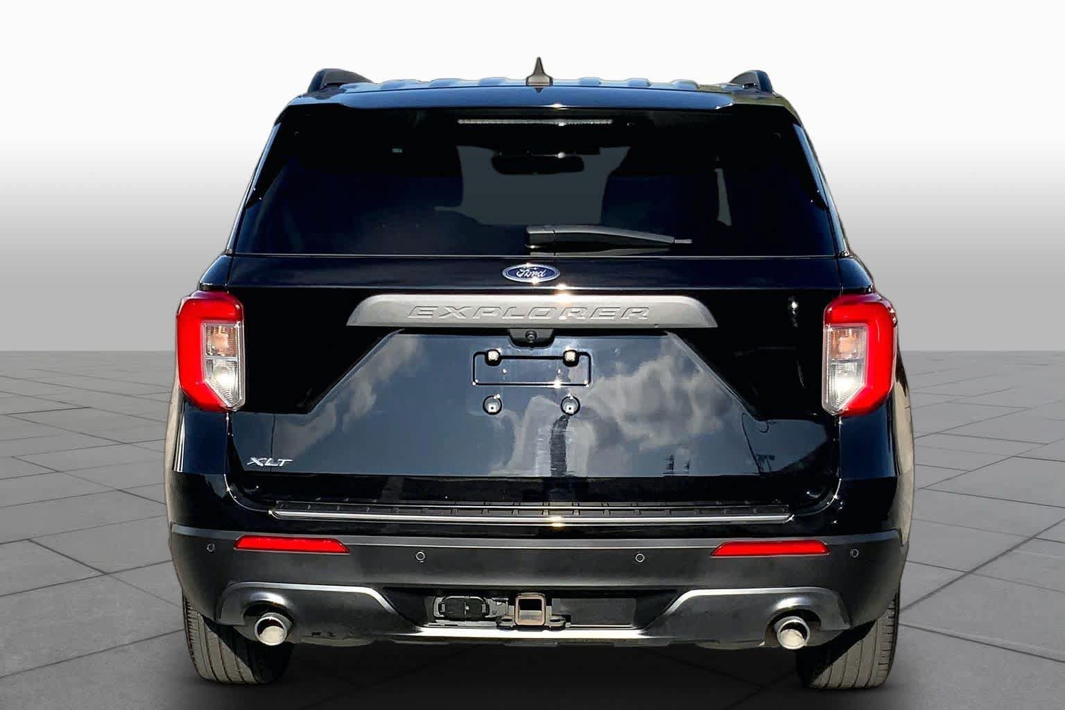 Used 2022 Ford Explorer XLT w/ Equipment Group 202A RWD image 5