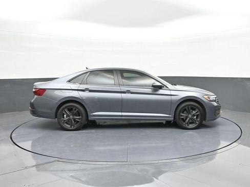 Used 2023 Volkswagen Jetta SE FWD image 24