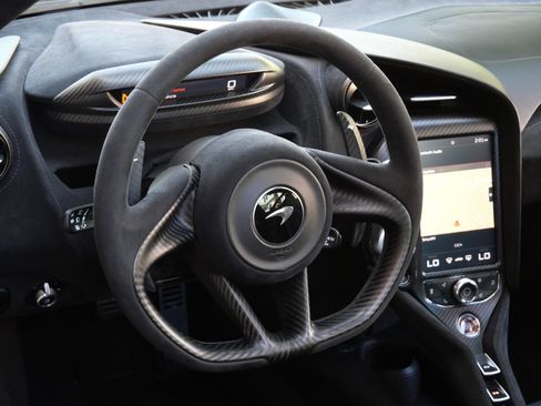 Used 2020 McLaren 720S RWD image 9