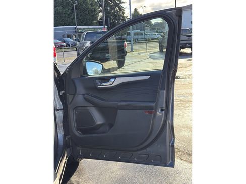 Used 2021 Ford Escape SE image 9