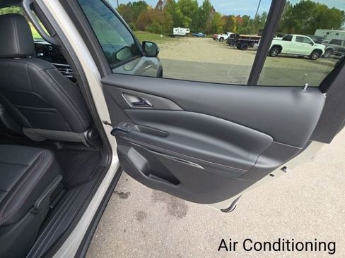 New 2026 Chevrolet Traverse Z71 w/ Driver Confidence Package image 23