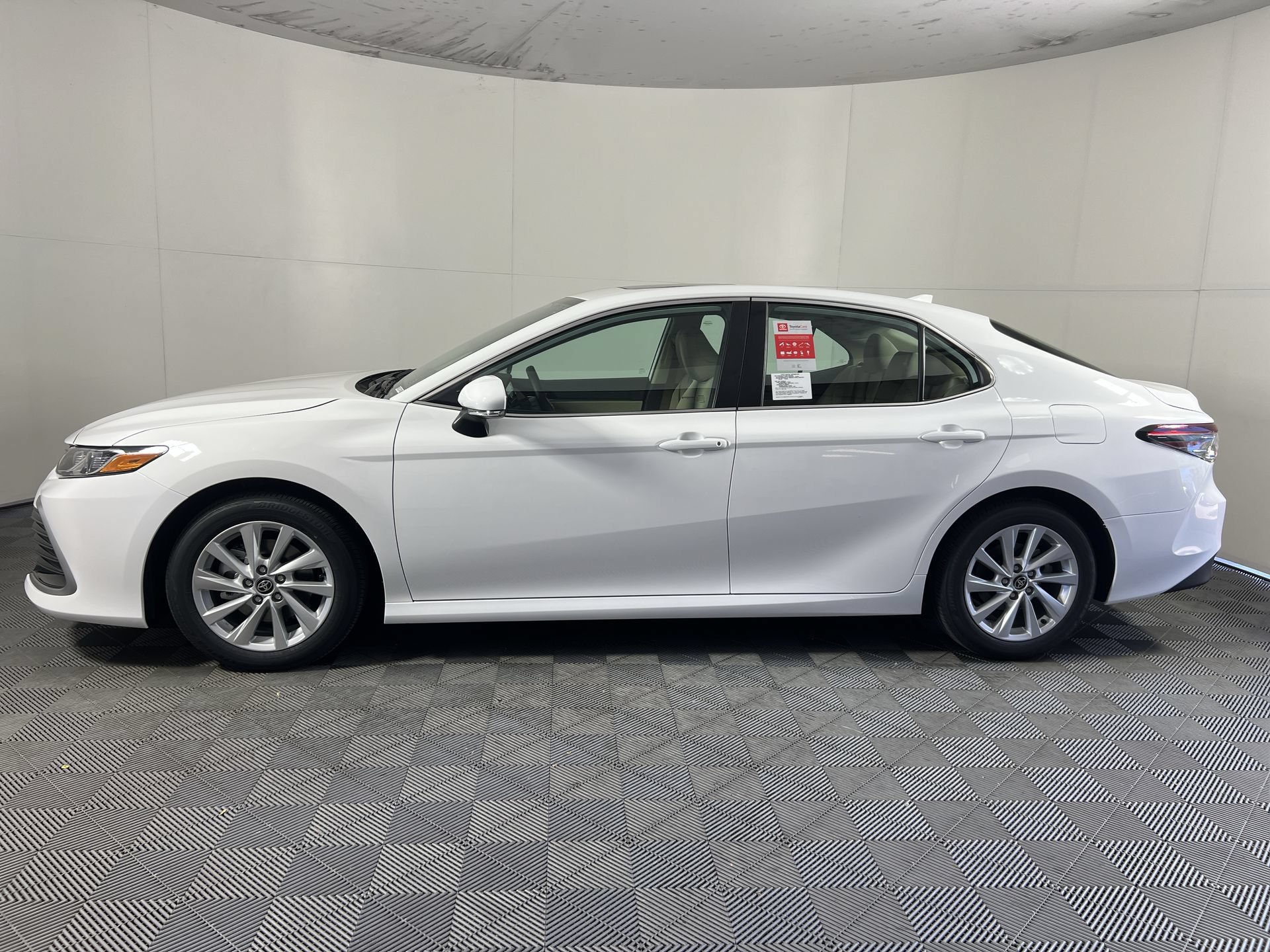 Used 2024 Toyota Camry LE w/ Convenience Package FWD image 7