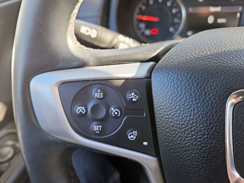 Used 2024 GMC Terrain SLT image 18