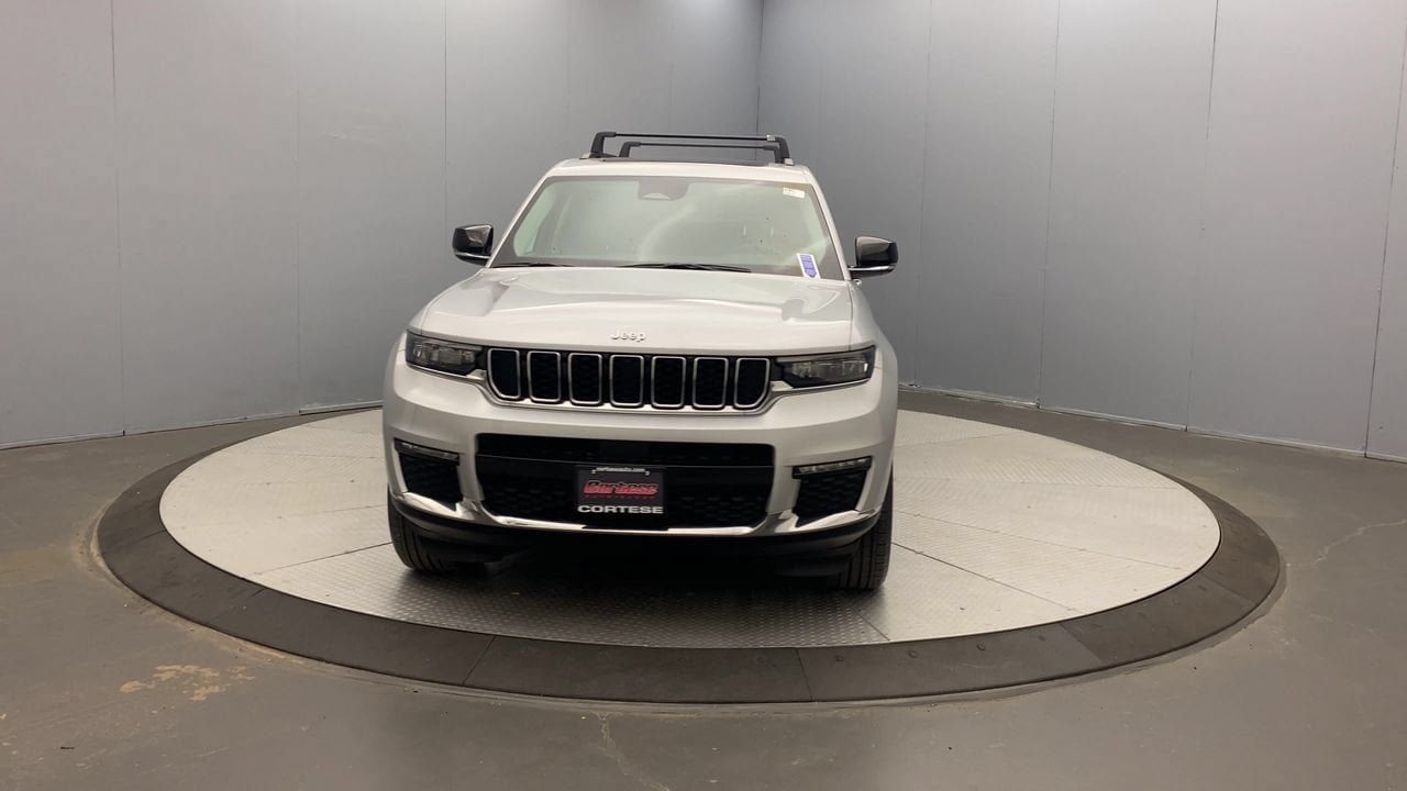 Used 2024 Jeep Grand Cherokee L Limited AWD/4WD image 8