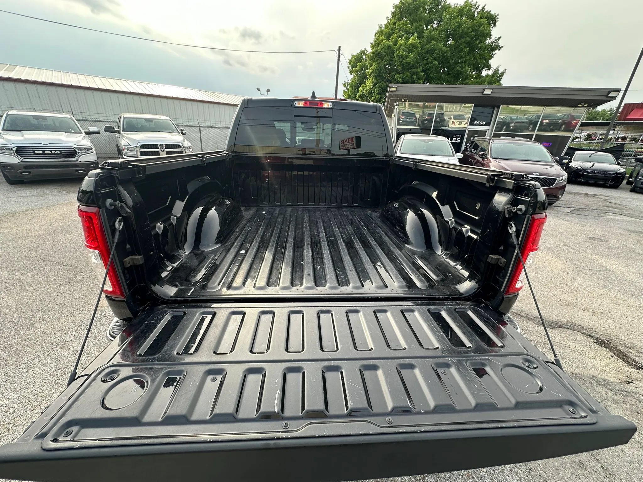 Used 2019 RAM 1500 Big Horn AWD/4WD image 11