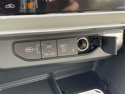 New 2026 Kia Carnival EX image 37