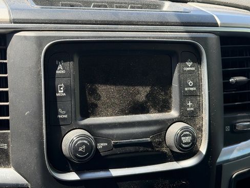 Used 2020 RAM 1500 Classic SLT RWD image 8