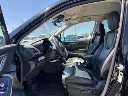 Used 2023 Subaru Forester Limited AWD/4WD image 7