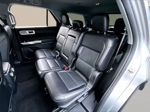Used 2024 Ford Explorer Limited image 16
