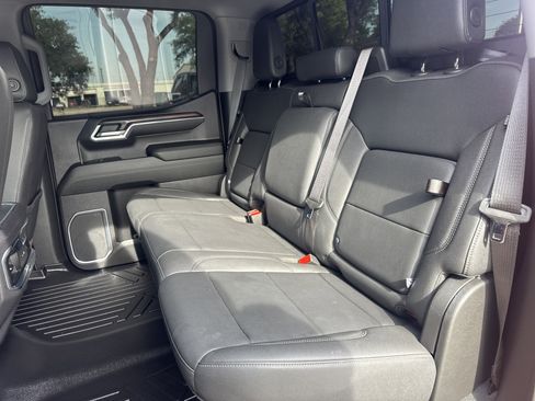 Used 2024 GMC Sierra 1500 SLT image 8